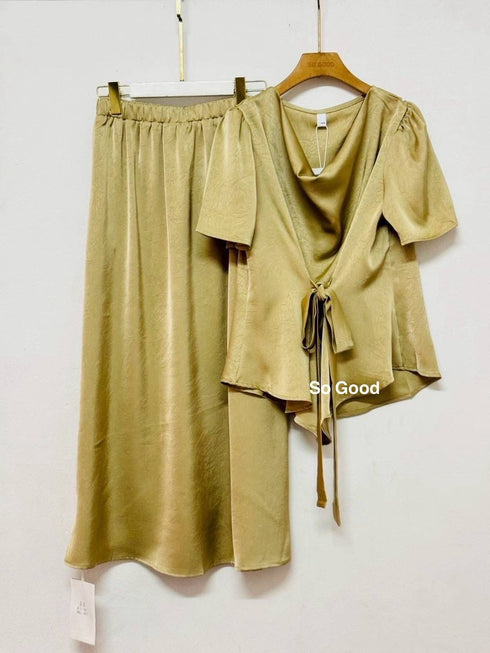 Cowl Neckline Short Sleeves Tie Tops With Skirts Sets
